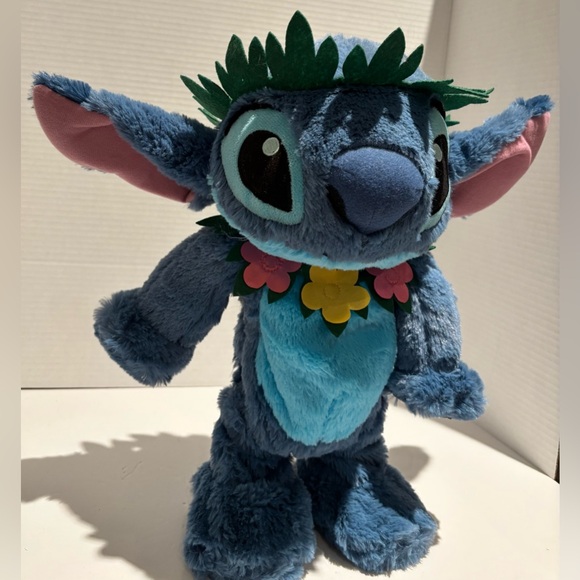 Disney DANCE & SING STITCH 14" Interactive Plush - Dressed for a Luau - Works - Picture 4 of 5